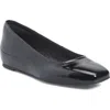 Söfft Poppy Square Toe Flat In Black