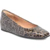Söfft Poppy Square Toe Flat In Brown