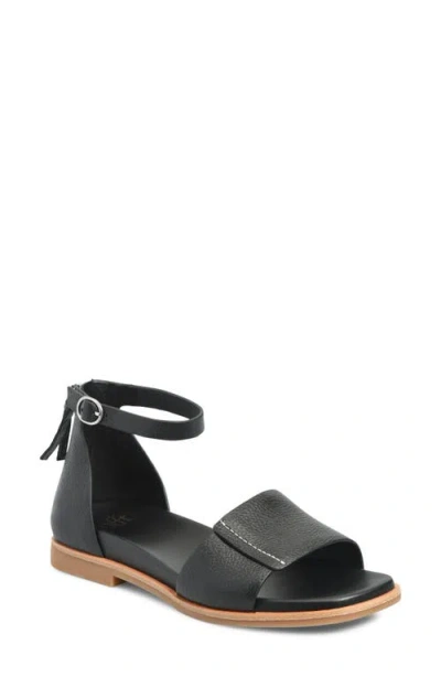 Söfft Reyna Ankle Strap Sandal In Black