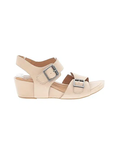Pre-owned Söfft Wedges In Ivory