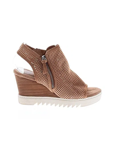 Pre-owned Söfft Wedges In Tan