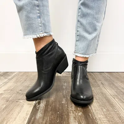 Söfft Women's Aisley Bootie In Black