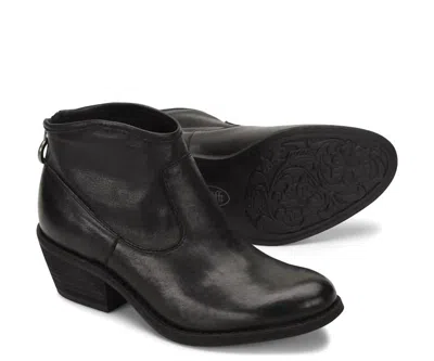 Söfft Women's Aisley Bootie In Black