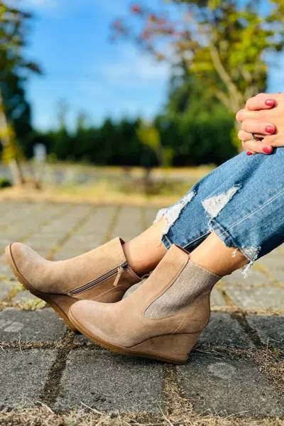 Söfft Women's Monica Boot In Barley In Grey