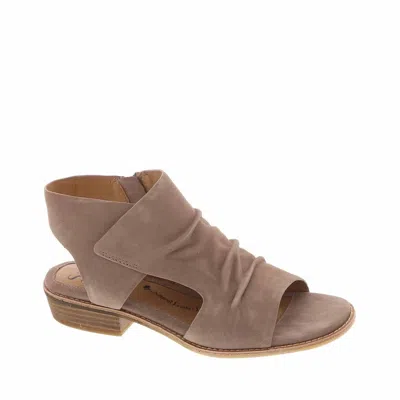 Söfft Women's Naoma Sandal In Stone