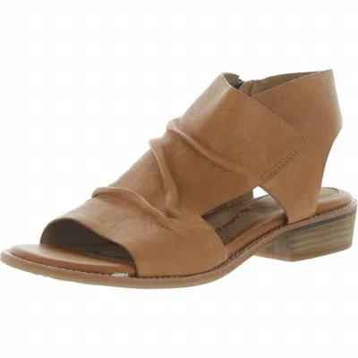 Söfft Women's Naoma Sandals In Luggage In Multi
