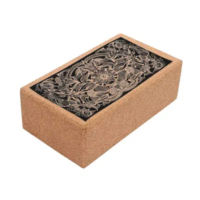 Shakti Warrior Women's Black / Brown Centered Cork Yoga Block In Black/brown