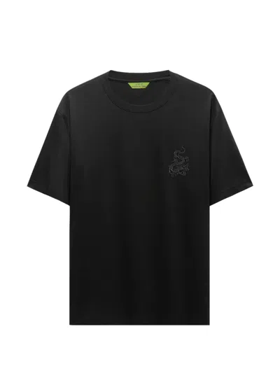 Shanghai Tang Dragon Embroidered T-shirt In Black