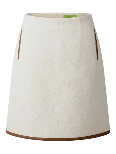 Shanghai Tang Floral-embroidery Skirt In White