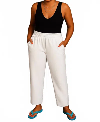 Shannalee Cotton Ankle Pant In White In Multi