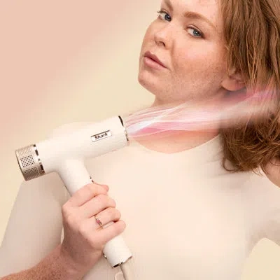 Shark Speedstyle For Straight & Wavy Hair In White