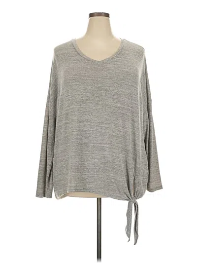 Pre-owned She + Sky 3/4 Sleeve Top Gray V-neck Tops