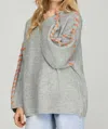 She + Sky Long Sleeve Contrast Stitched Sweater In Heather Grey In Gray
