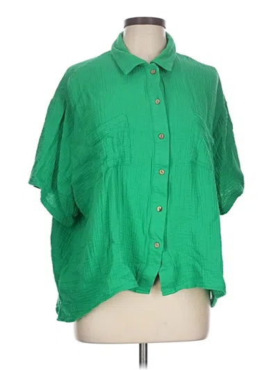 Pre-owned She + Sky Short Sleeve Blouse In Green
