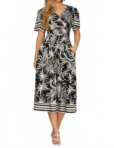 She + Sky Short Sleeve Border Print Midi Dress In Black/white In Multi