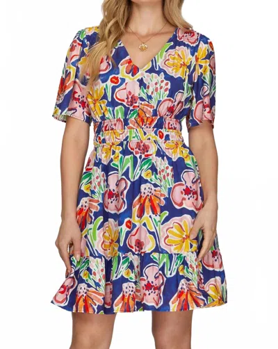 She + Sky Short Sleeve V-neck Floral Print Dress In Multi In Blue