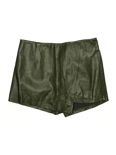 Pre-owned She + Sky Skort In Green