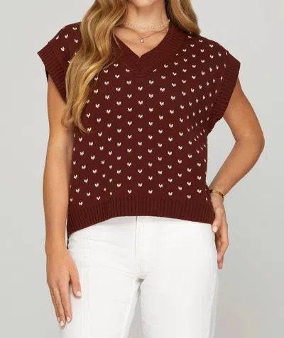 She + Sky Spirit Knit Vest In Dark Brown In Burgundy