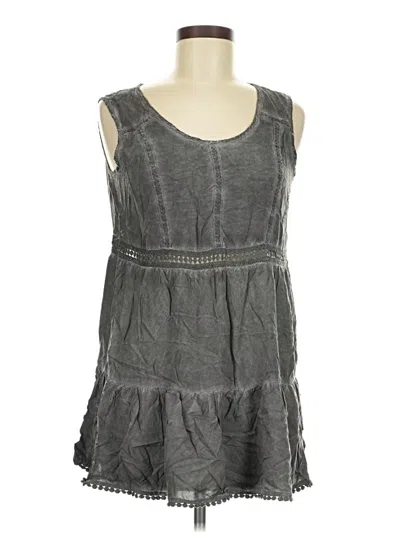Pre-owned She + Sky Tank Top Gray Strapless Neckline Tops