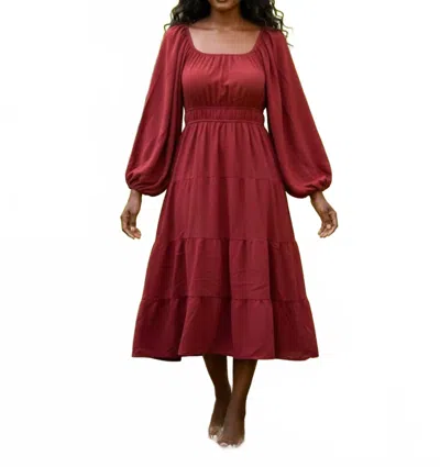 She + Sky Women's Long Sleeve Woven Tiered Dress In Red Brick In Burgundy
