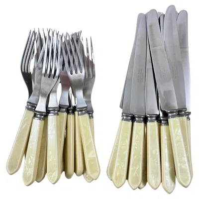 Pre-owned Sheffield 1930s  Art Deco Pearlized Yellow Bakelite Flatware, Service For 12