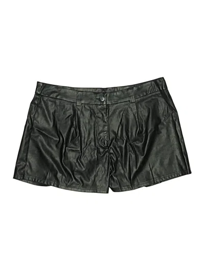 Pre-owned Shein Curve Shorts In Green