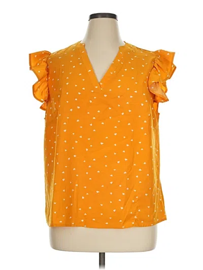 Pre-owned Shein Curve Sleeveless T-shirt In Yellow