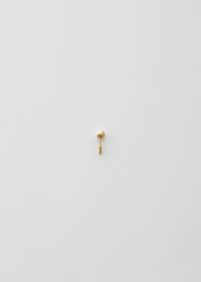 Shihara Half Pearl Earring 45° In 18k Yellow Gold