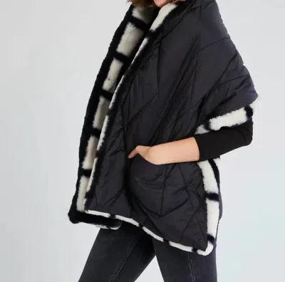 Shiraleah Malena Puffer Reversible Wrap In Black