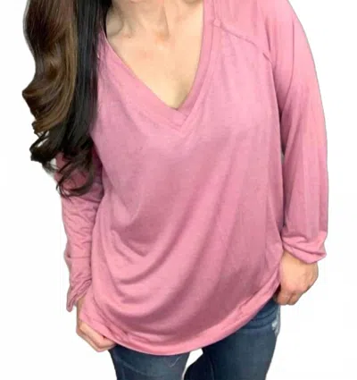 Shirley Stone Solid V-neck Top In Mauve