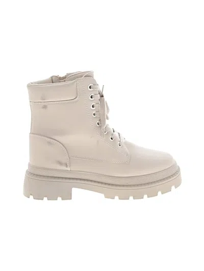 Pre-owned Shoedazzle Ankle Boots In Ivory