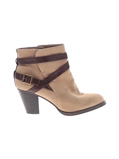 Pre-owned Shoedazzle Ankle Boots In Tan