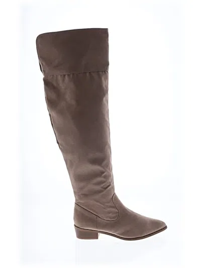 Pre-owned Shoedazzle Boots In Brown