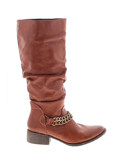 Pre-owned Shoedazzle Boots In Brown