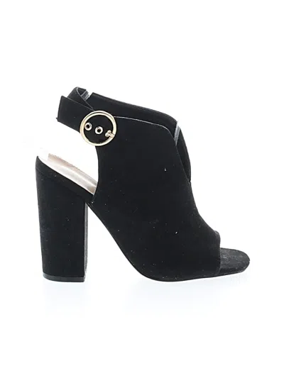 Pre-owned Shoedazzle Sandals In Black