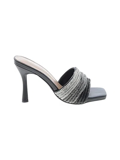 Pre-owned Shoedazzle Sandals In Black