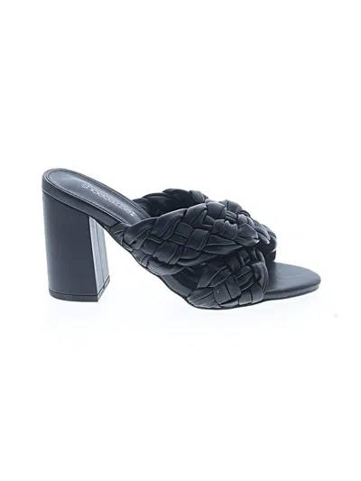 Pre-owned Shoedazzle Sandals In Black