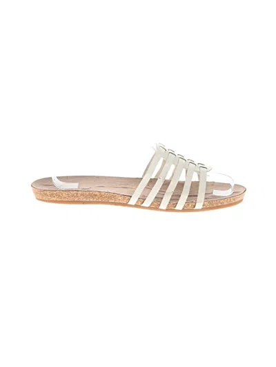 Pre-owned Shoedazzle Sandals In Ivory
