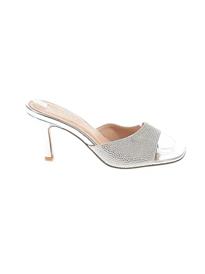 Pre-owned Shoedazzle Sandals In Silver