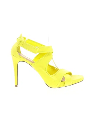 Pre-owned Shoedazzle Sandals In Yellow