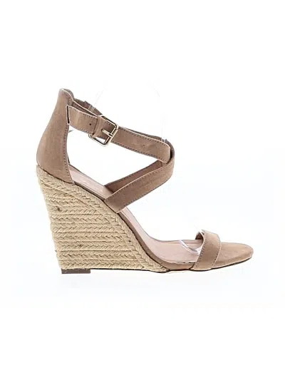 Pre-owned Shoedazzle Wedges In Brown