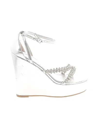 Pre-owned Shoedazzle Wedges In Silver