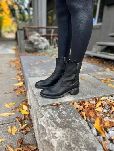 Shoto 51725 Boots In Nero In Black