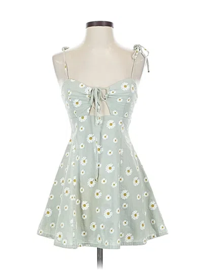 Pre-owned Showpo Casual Dress In Green