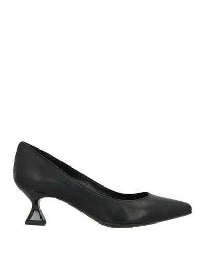 Showroom Woman Pumps Black Size 7.5 Leather