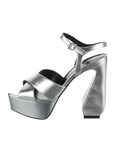 Pre-owned Si Rossi Leather Sandals In Metallic/silver