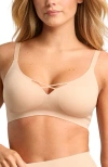 Siella No-show V-neck Bra In Maple Sugar