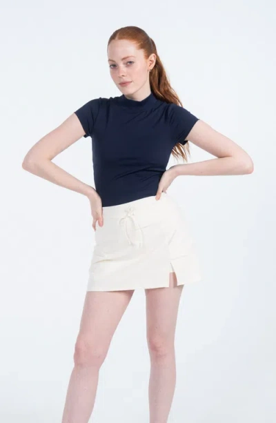 Sierra Madre Golf Ready Mock Neck Short Sleeve Top In Blue