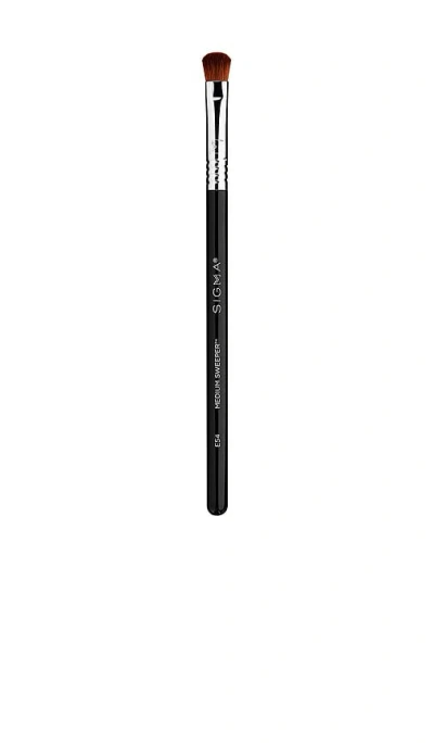 Sigma Beauty E54 Medium Sweeper Brush