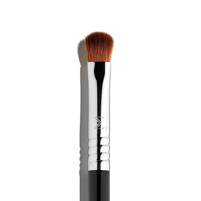 Sigma Beauty E54 Medium Sweeper Brush